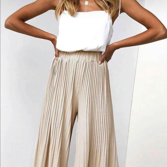 Meet your Posher, Elle - Picture 1 of 1